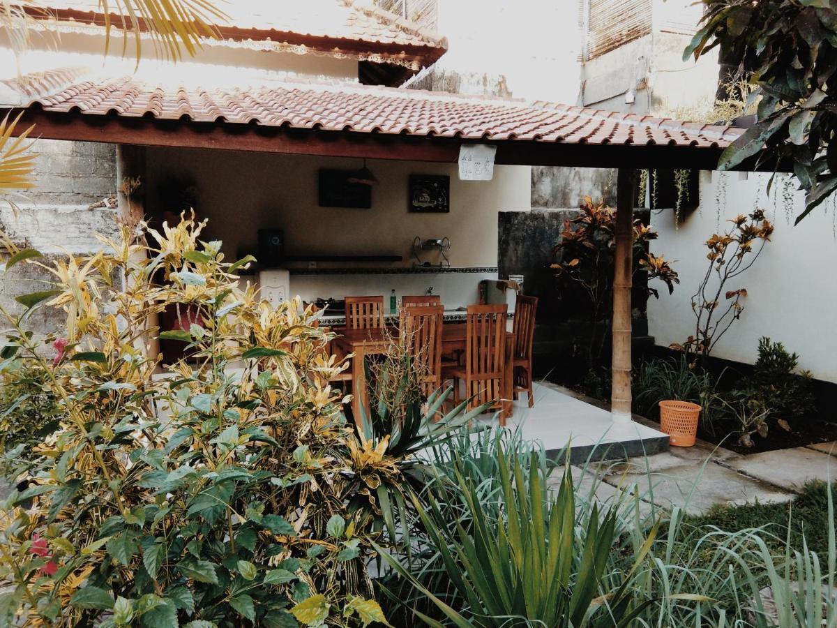 Honey Home Stay Canggu Buitenkant foto