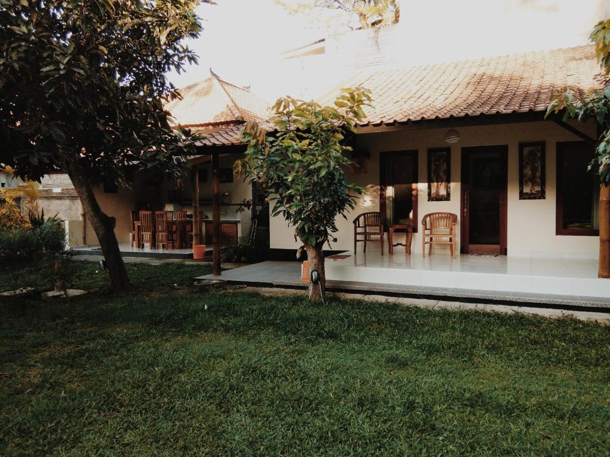 Honey Home Stay Canggu Buitenkant foto